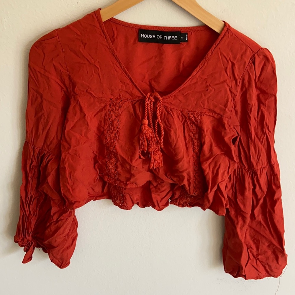 Crop top with flared sleeves! Beautiful color